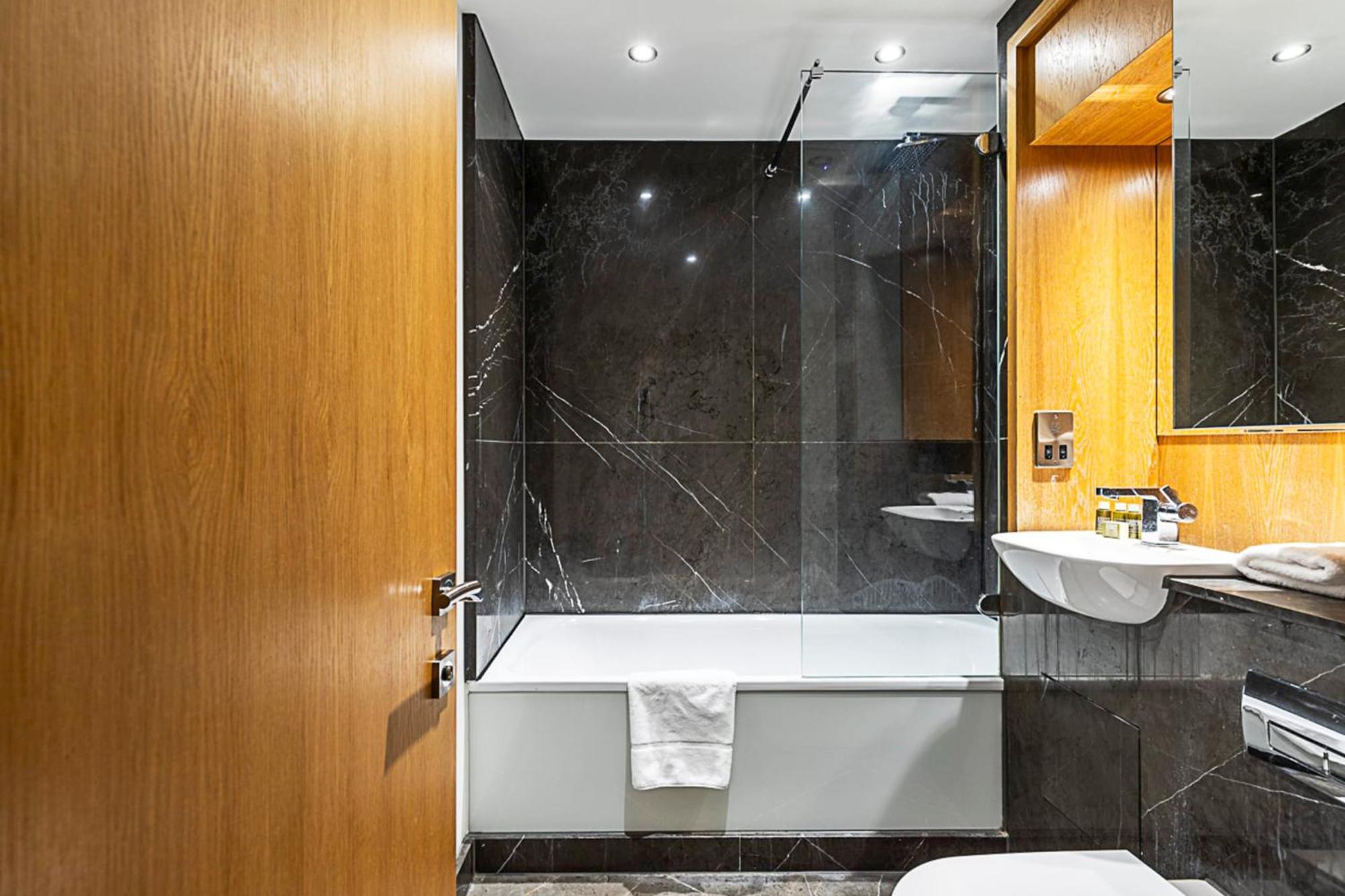 Elegant And Cosy Family In Marylebone *