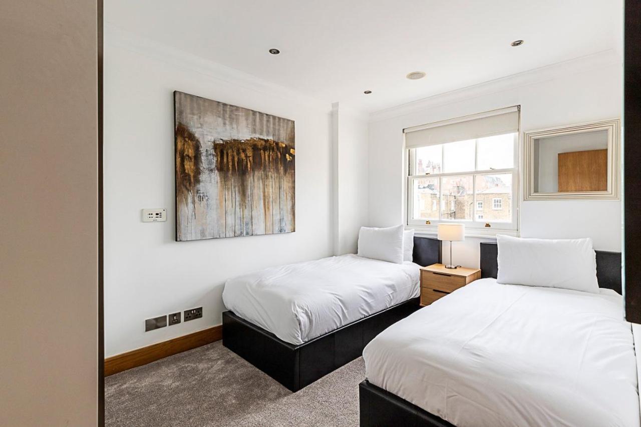 Elegant And Cosy Family In Marylebone